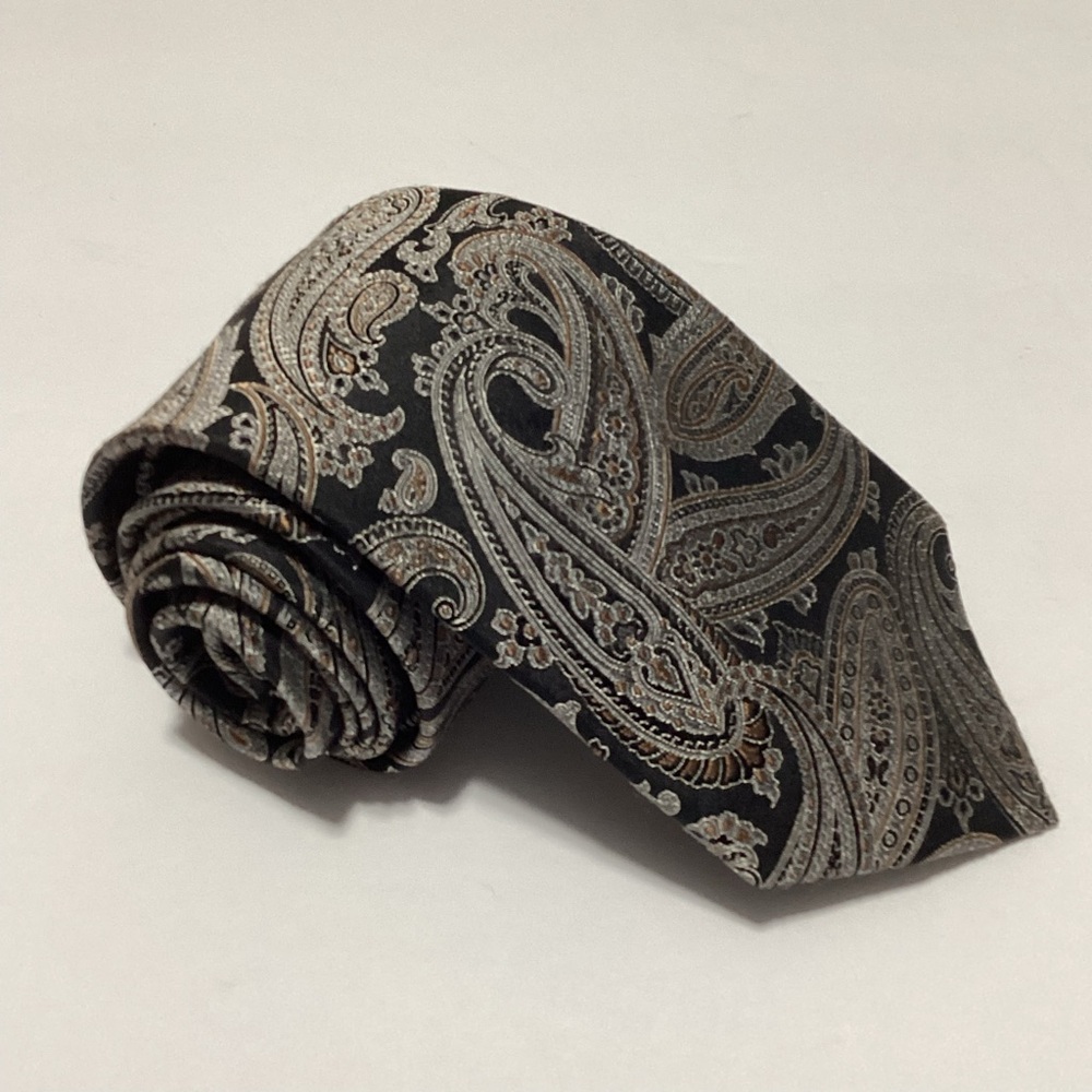 Black Saks Fith Avenue Paisley Silk Tie